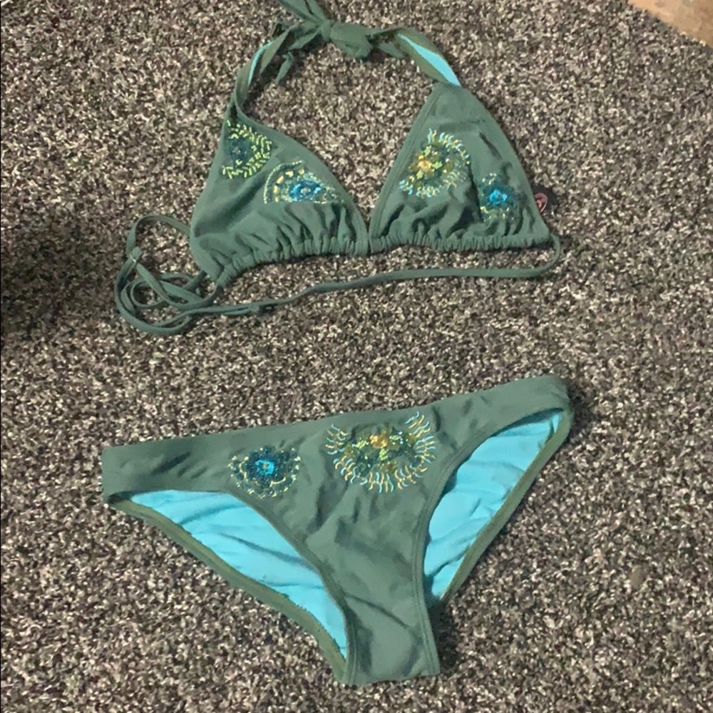 Green bikini set
